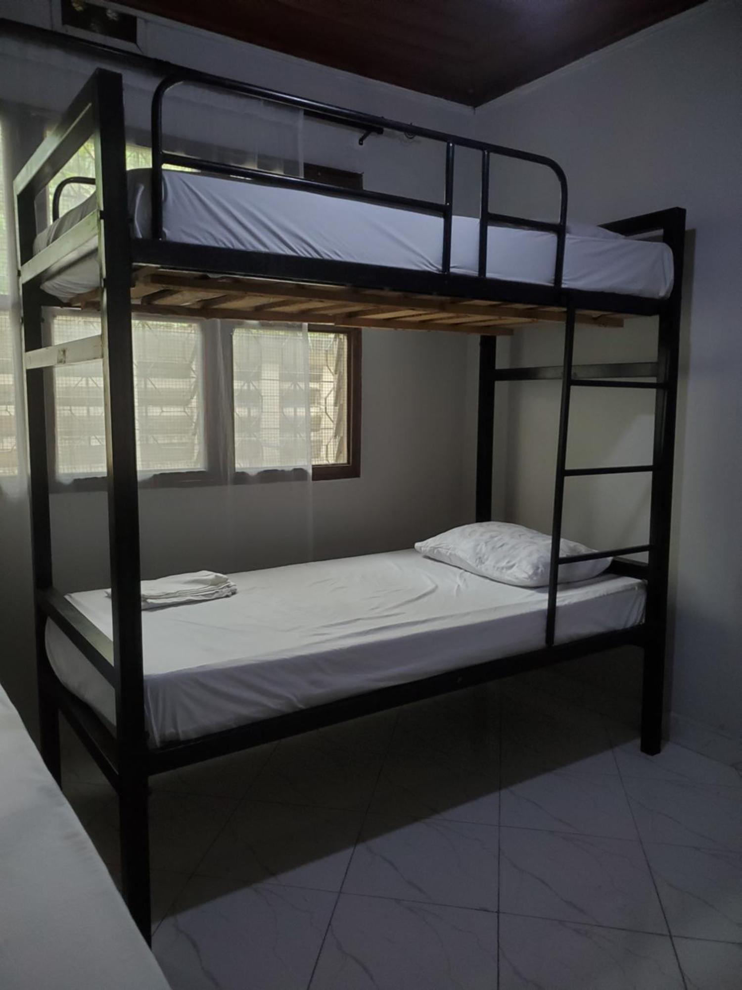The Nest Haven Hostel Дар ес Саалам Екстериор снимка