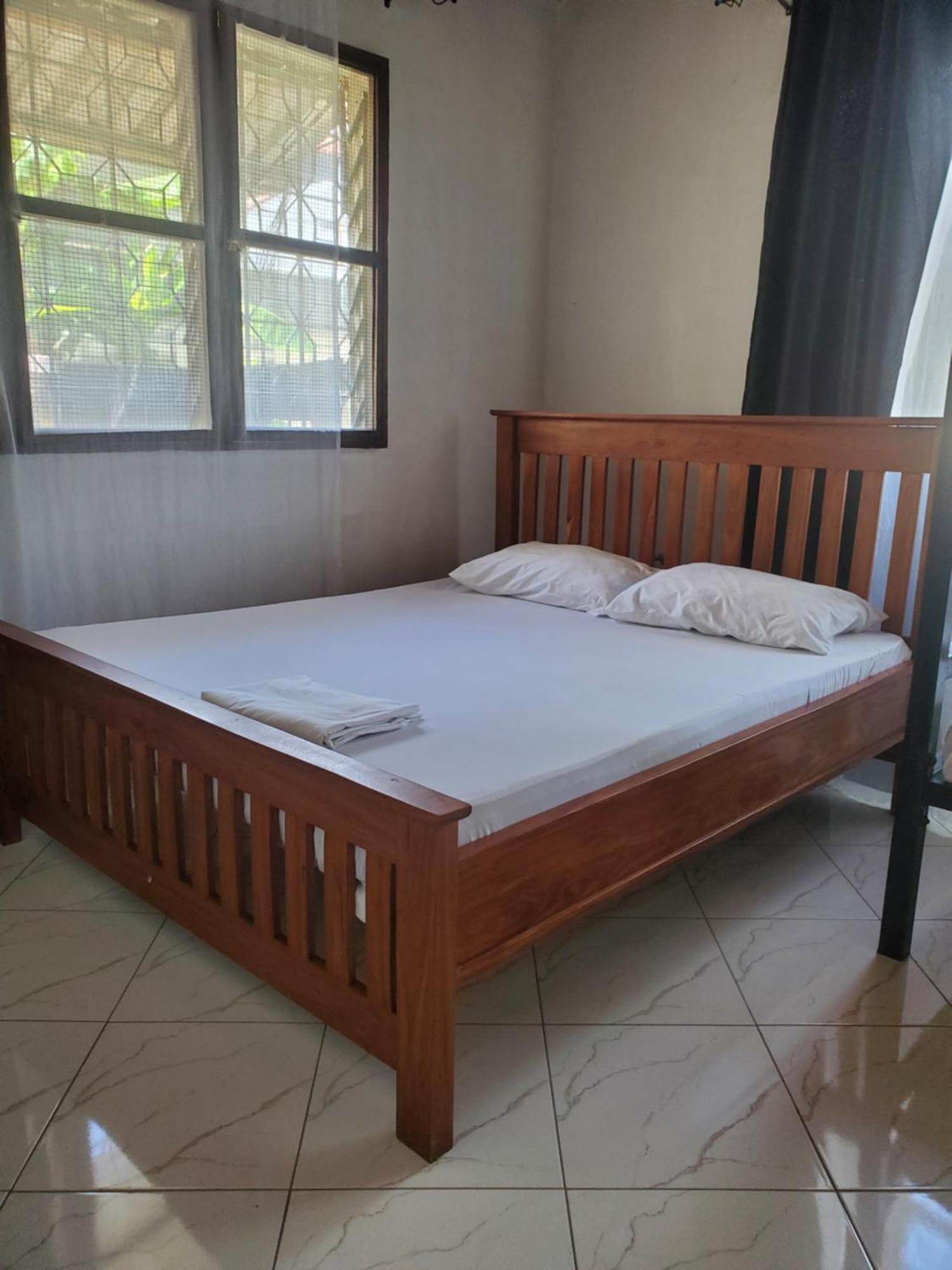 The Nest Haven Hostel Дар ес Саалам Екстериор снимка