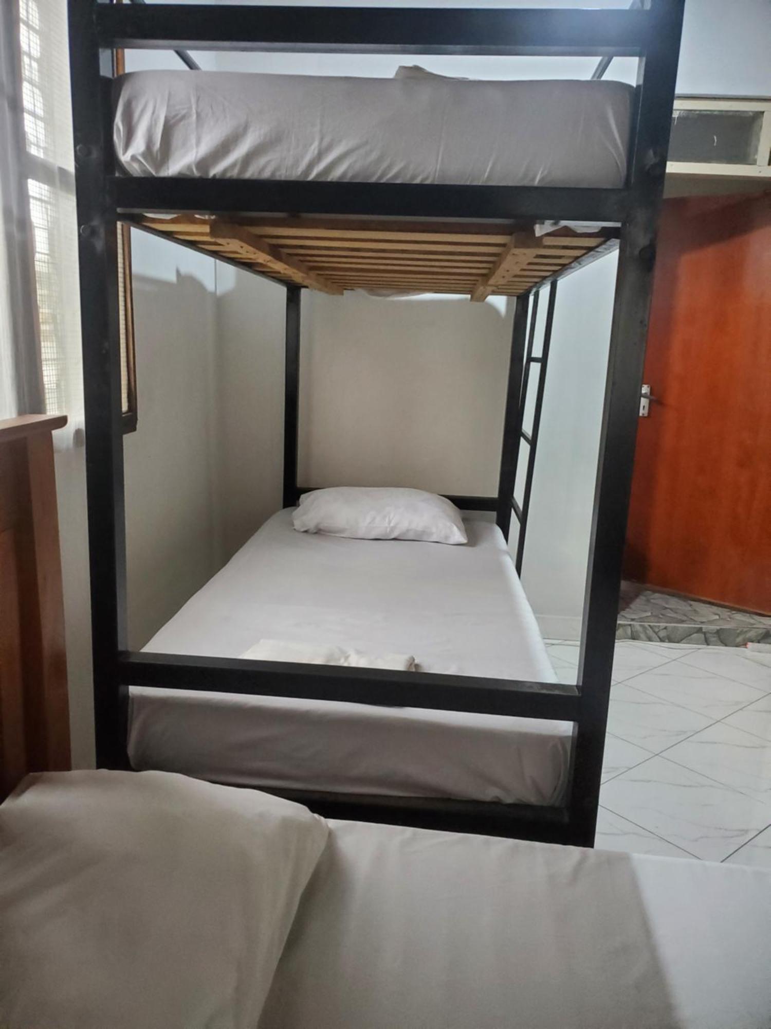 The Nest Haven Hostel Дар ес Саалам Екстериор снимка