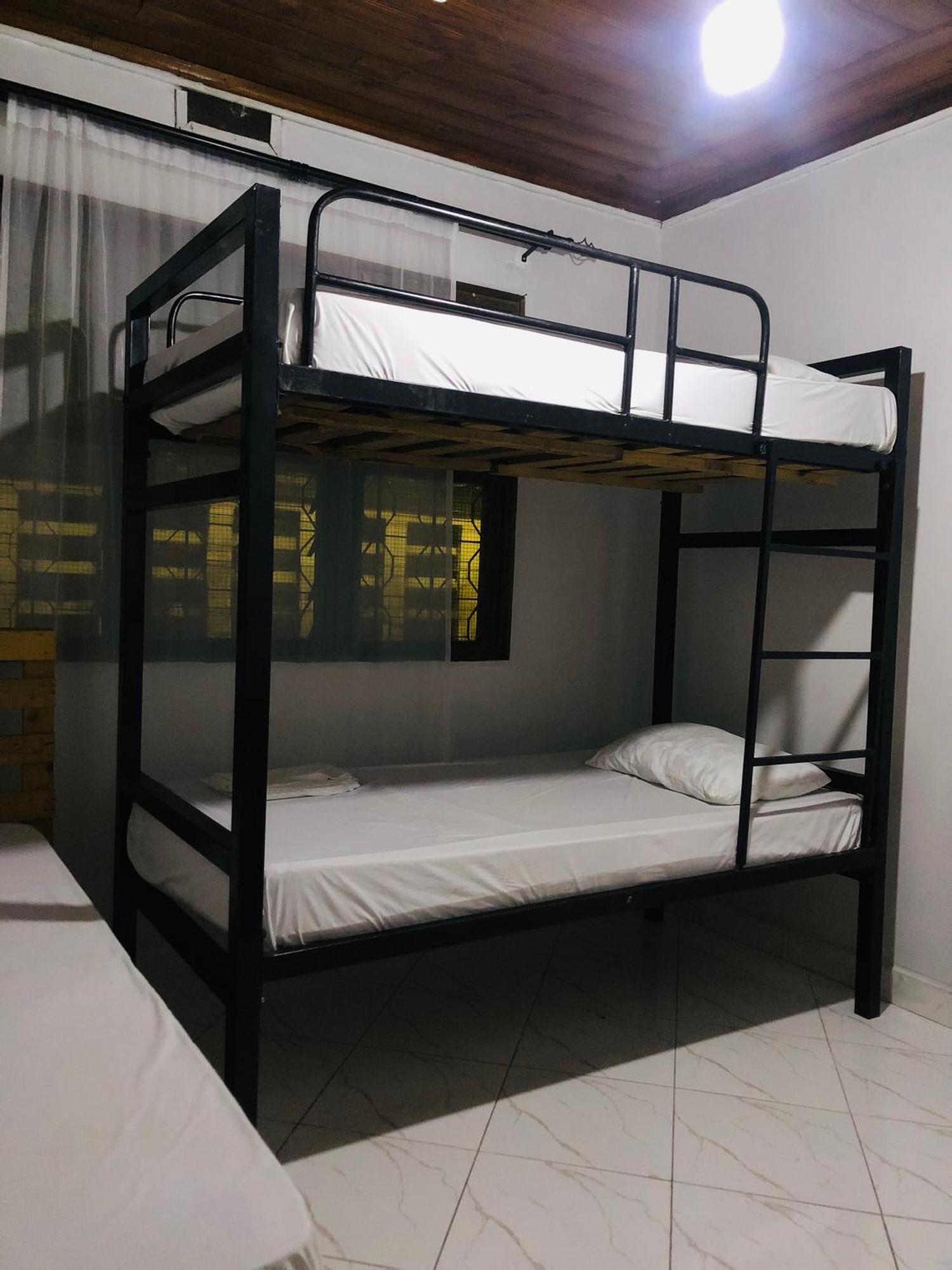 The Nest Haven Hostel Дар ес Саалам Екстериор снимка